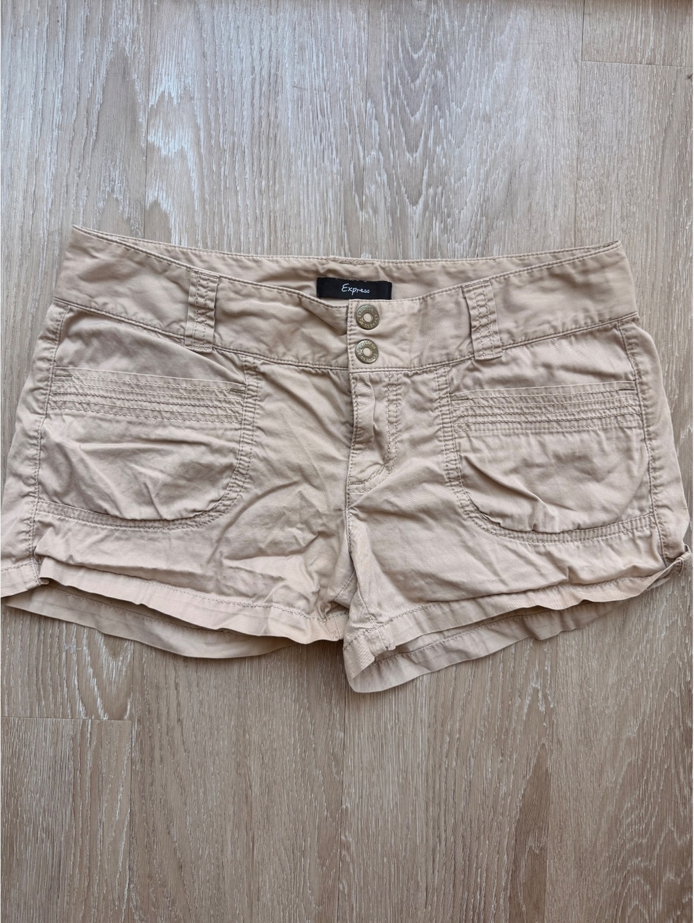 Y2K Express Women's Beige 100% Cotton Shorts Size 4